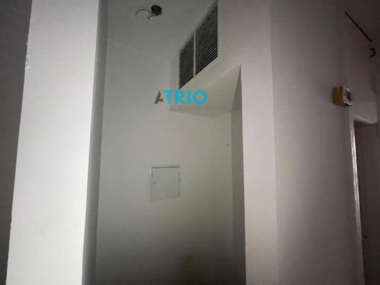 Kommersiell til leie i Burgos by - € 1 600 (Ref: 9510355)