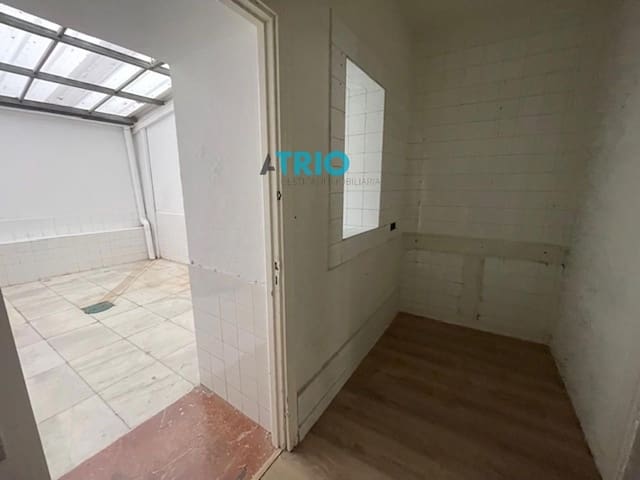 Kommersiell til leie i Burgos by - € 1 600 (Ref: 9510355)