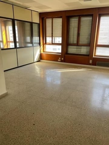 Kontor til leje i Burgos by - € 850 (Ref: 9548626)