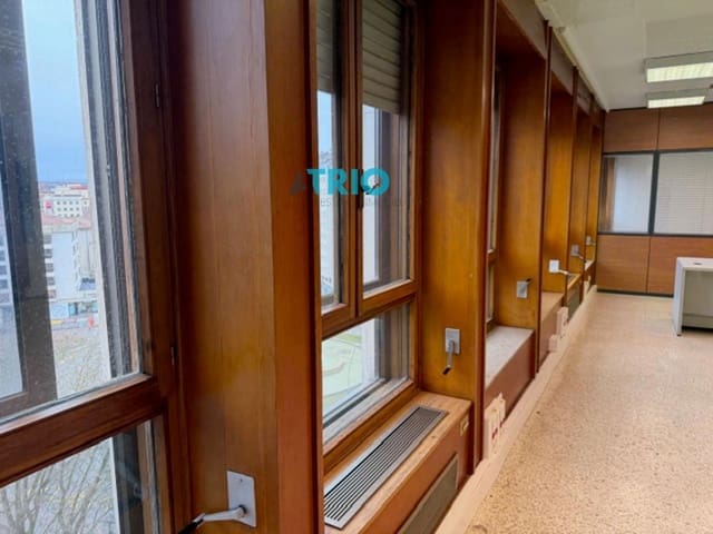 Kontor til leje i Burgos by - € 750 (Ref: 9569532)