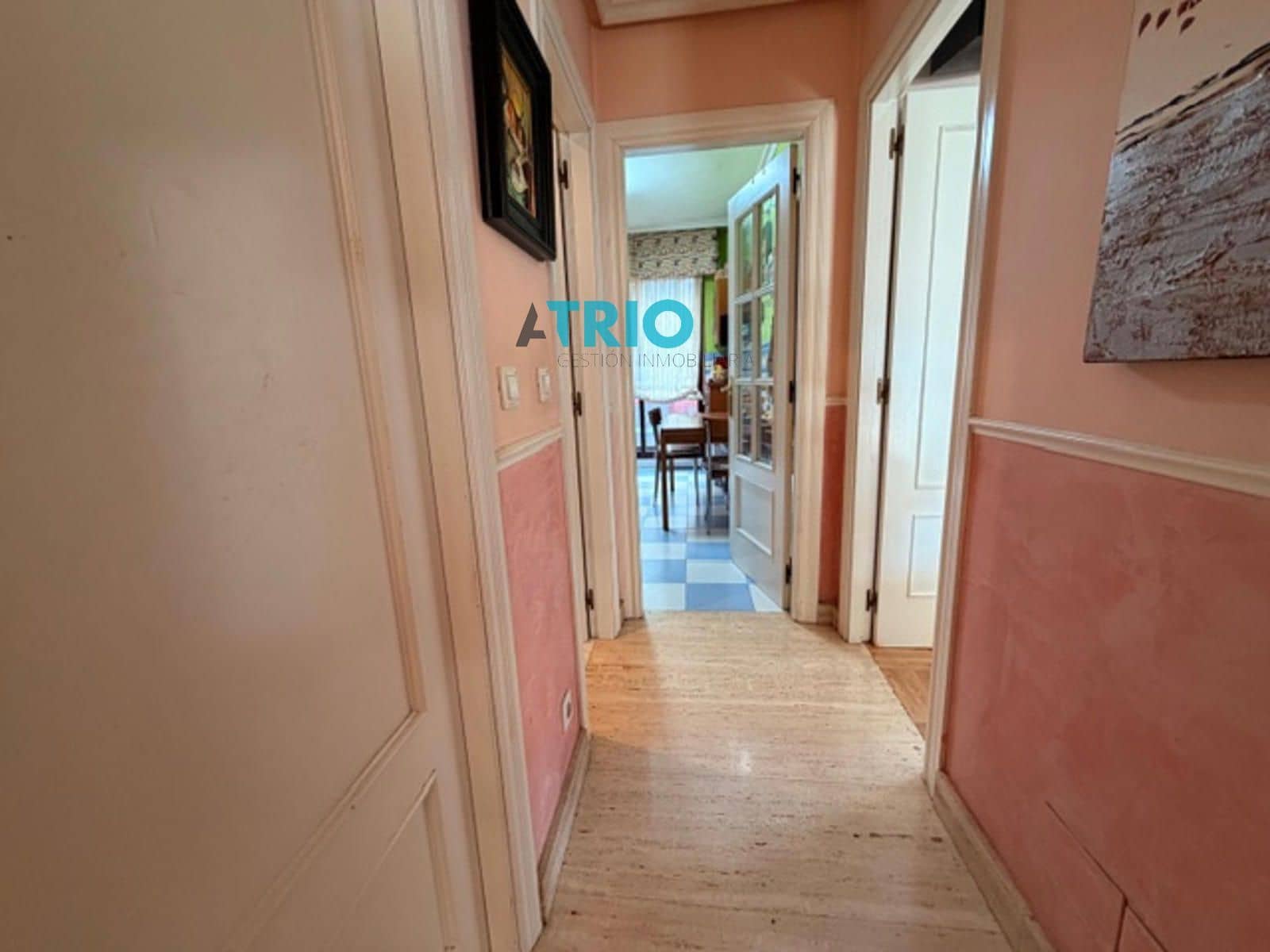 6 bedroom Villa for sale in Burgos city with garage - € 610,000 (Ref: 9596473)