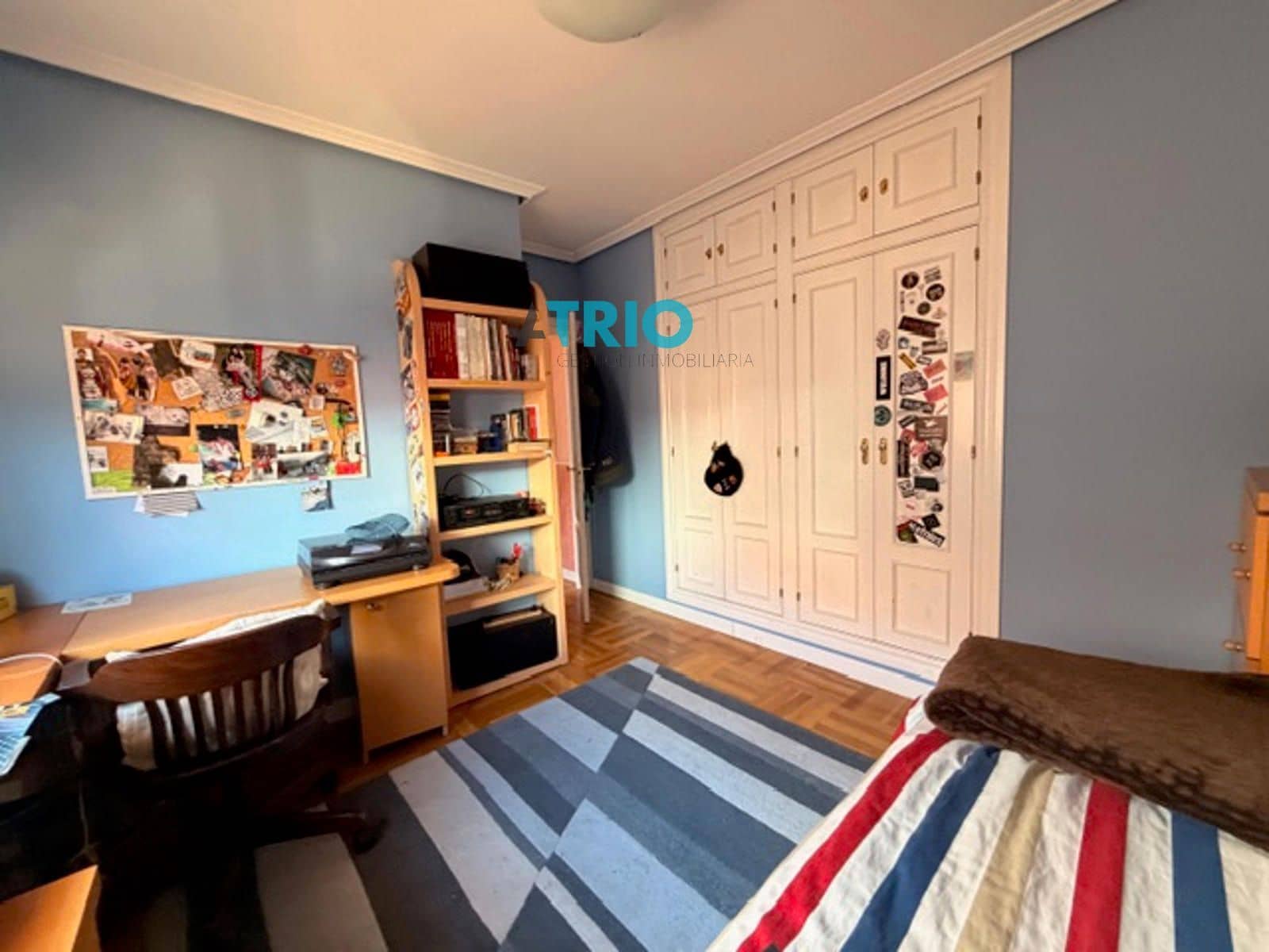 6 bedroom Villa for sale in Burgos city with garage - € 610,000 (Ref: 9596473)