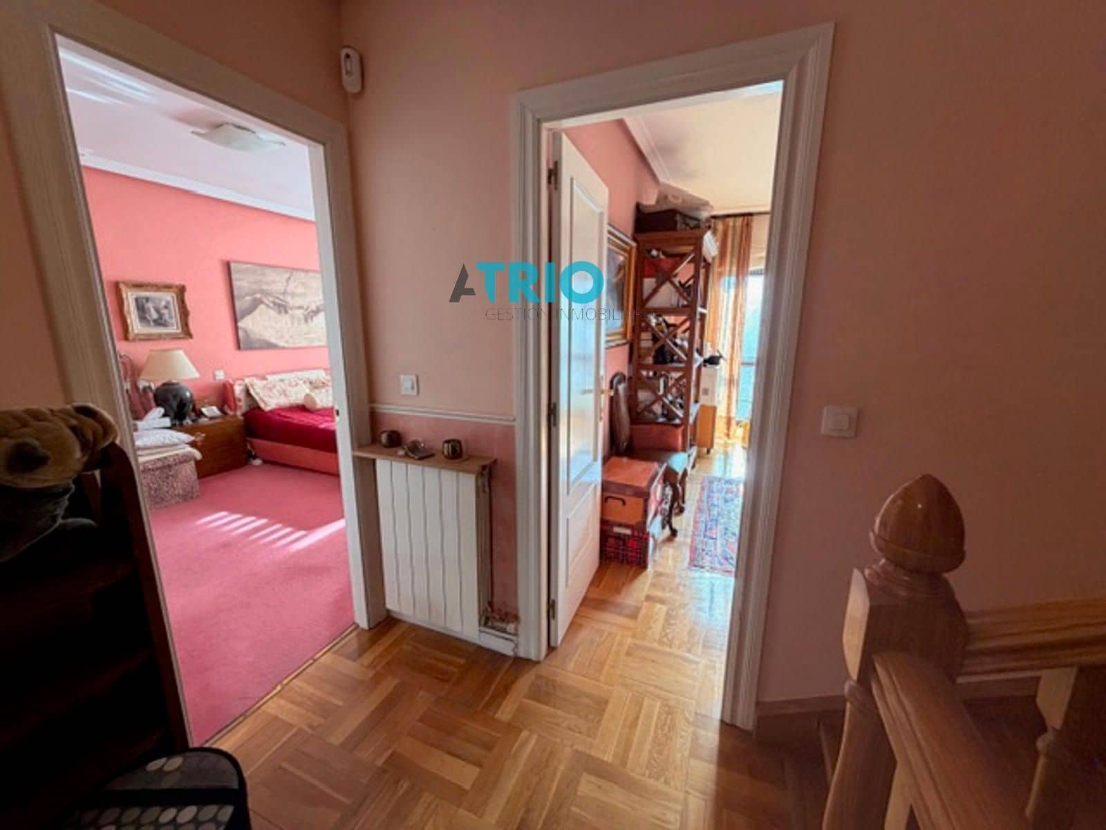 6 bedroom Villa for sale in Burgos city with garage - € 610,000 (Ref: 9596473)