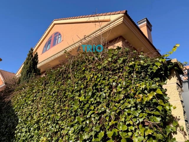 6 soveværelse Villa til salg i Burgos by med garage - € 610.000 (Ref: 9596473)