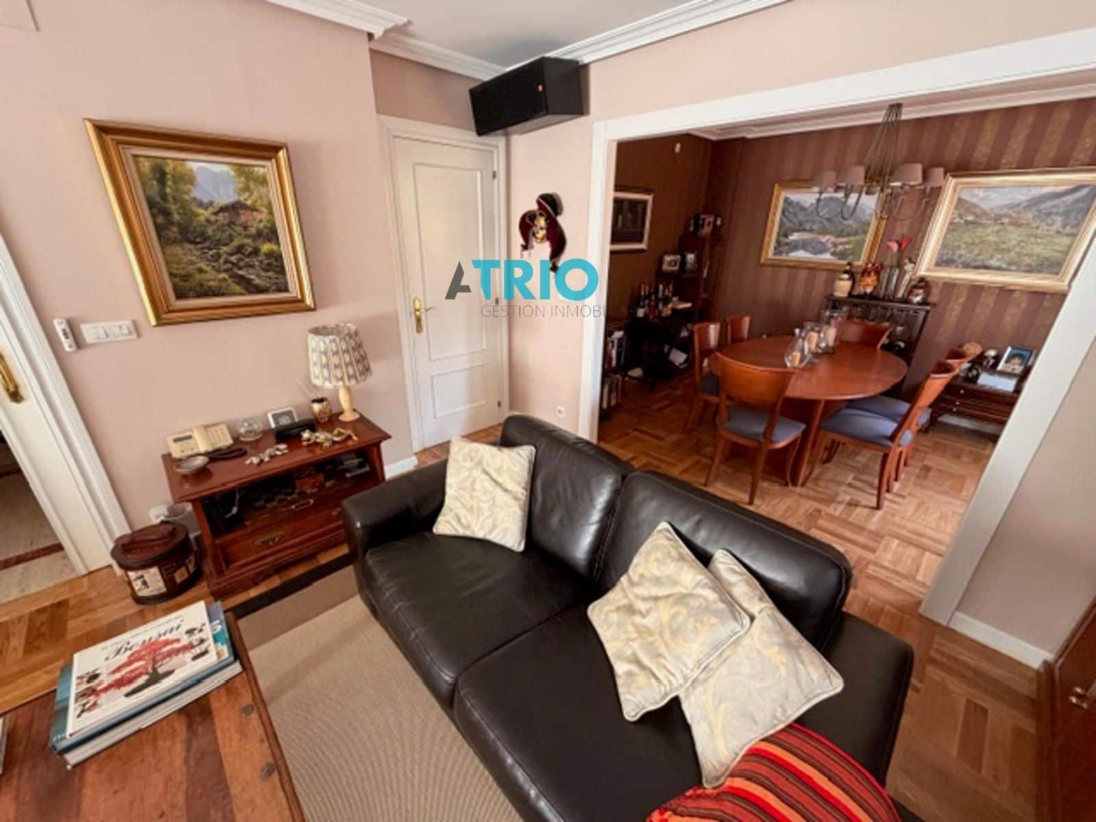 6 bedroom Villa for sale in Burgos city with garage - € 610,000 (Ref: 9596473)