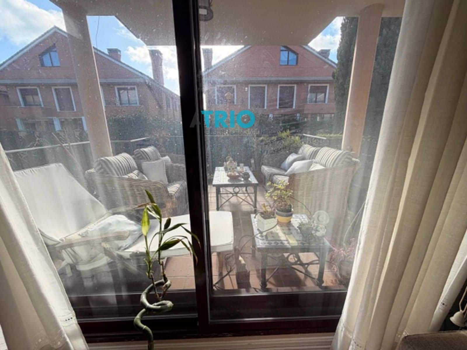 6 bedroom Villa for sale in Burgos city with garage - € 610,000 (Ref: 9596473)