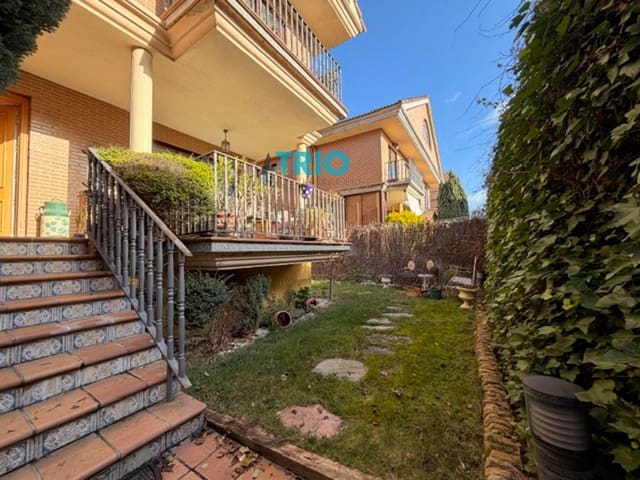 6 soveværelse Villa til salg i Burgos by med garage - € 610.000 (Ref: 9596473)