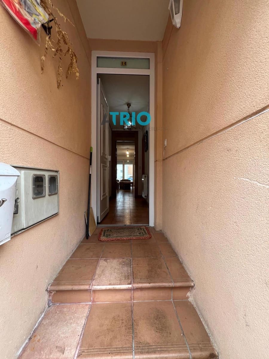 2 soverom Hus til salgs i Burgos by med svømmebasseng garasje - € 180 000 (Ref: 9598425)