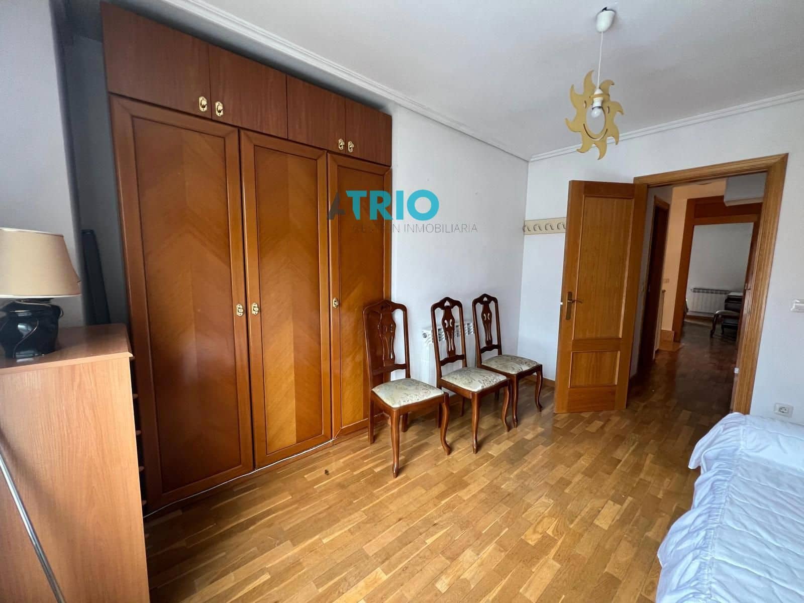 2 soverom Hus til salgs i Burgos by med svømmebasseng garasje - € 180 000 (Ref: 9598425)