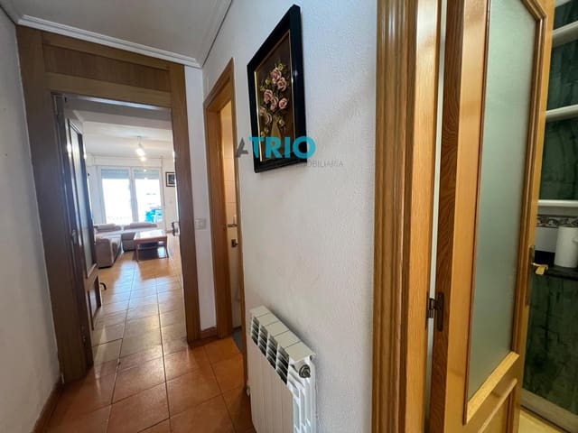 2 soverom Hus til salgs i Burgos by med svømmebasseng garasje - € 180 000 (Ref: 9598425)