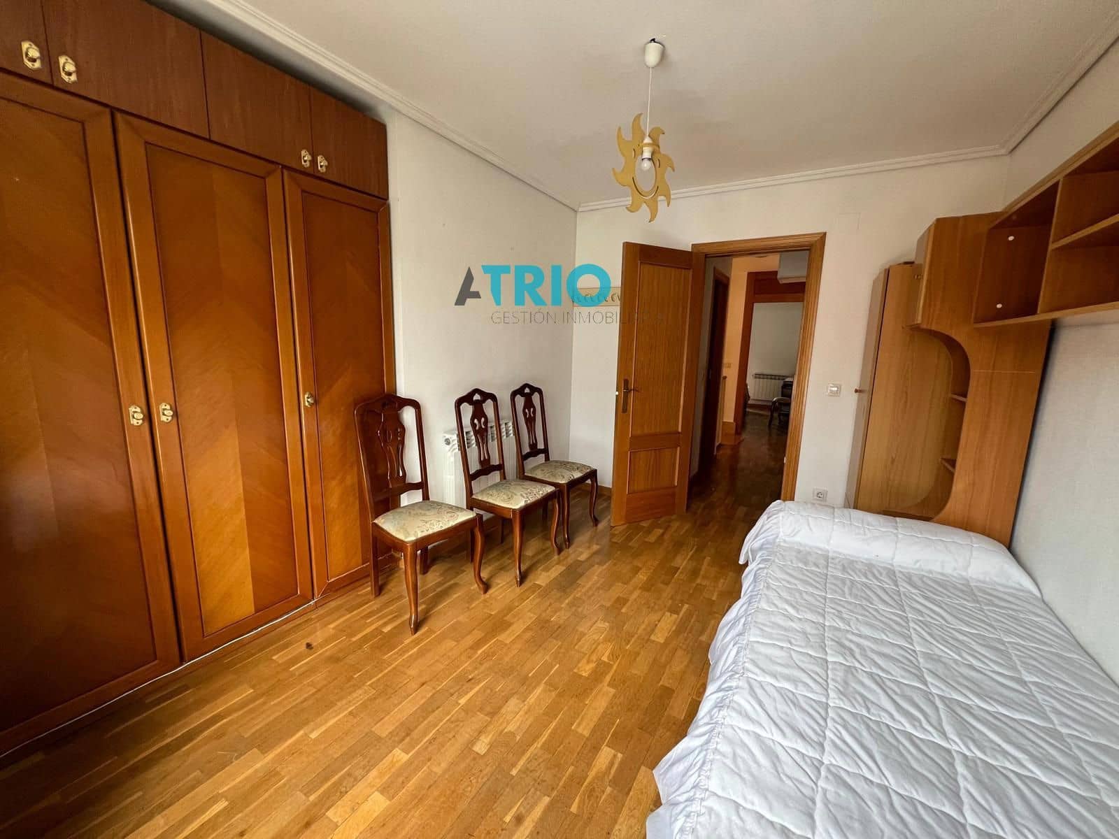 2 soverom Hus til salgs i Burgos by med svømmebasseng garasje - € 180 000 (Ref: 9598425)