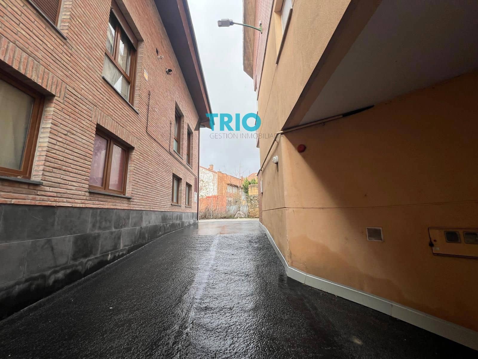 2 soverom Hus til salgs i Burgos by med svømmebasseng garasje - € 180 000 (Ref: 9598425)