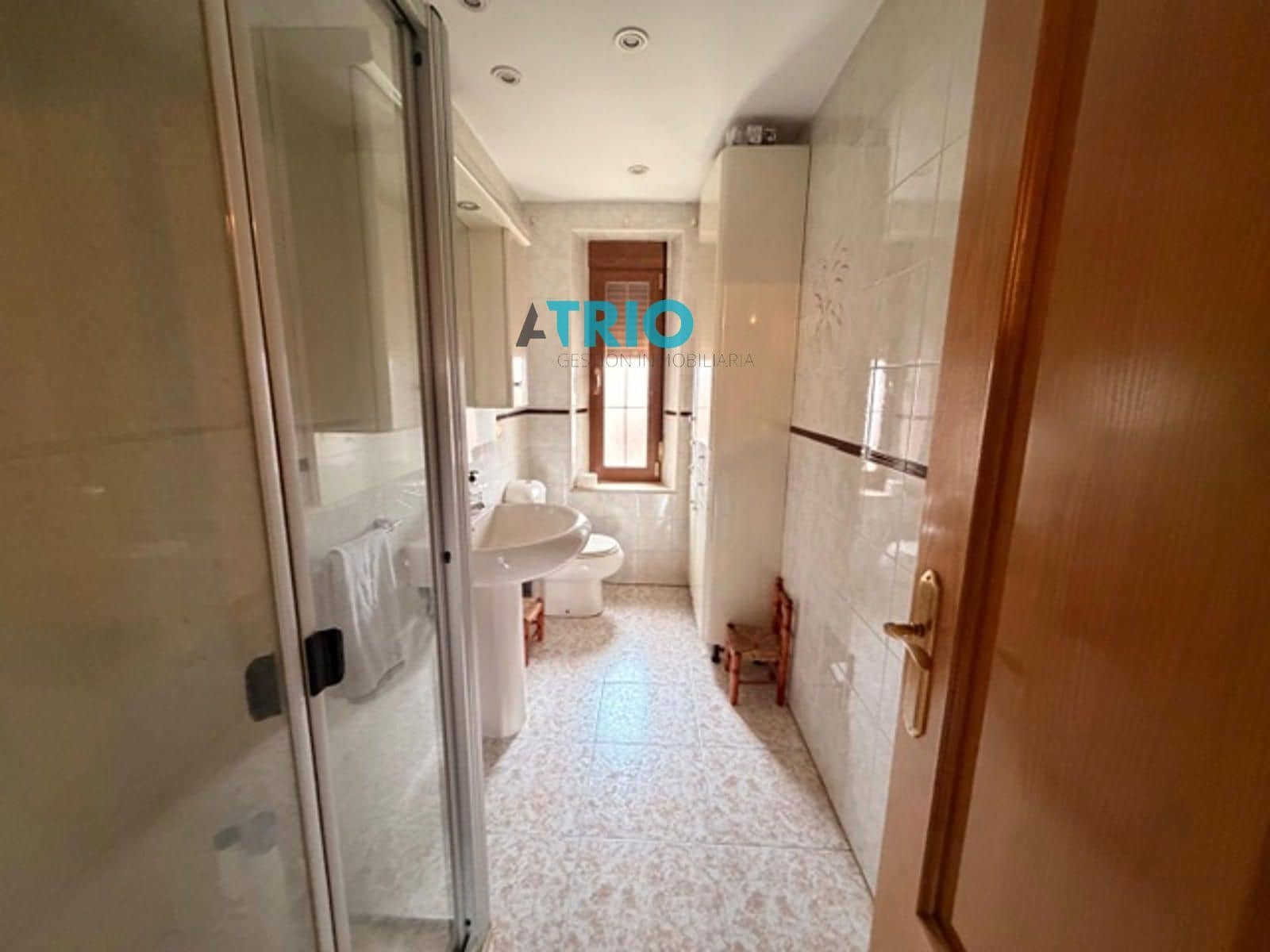 5 bedroom Villa for sale in Cavia with garage - € 320,000 (Ref: 9622764)