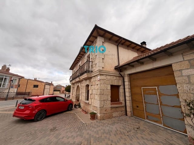 5 bedroom Villa for sale in Cavia with garage - € 320,000 (Ref: 9622764)