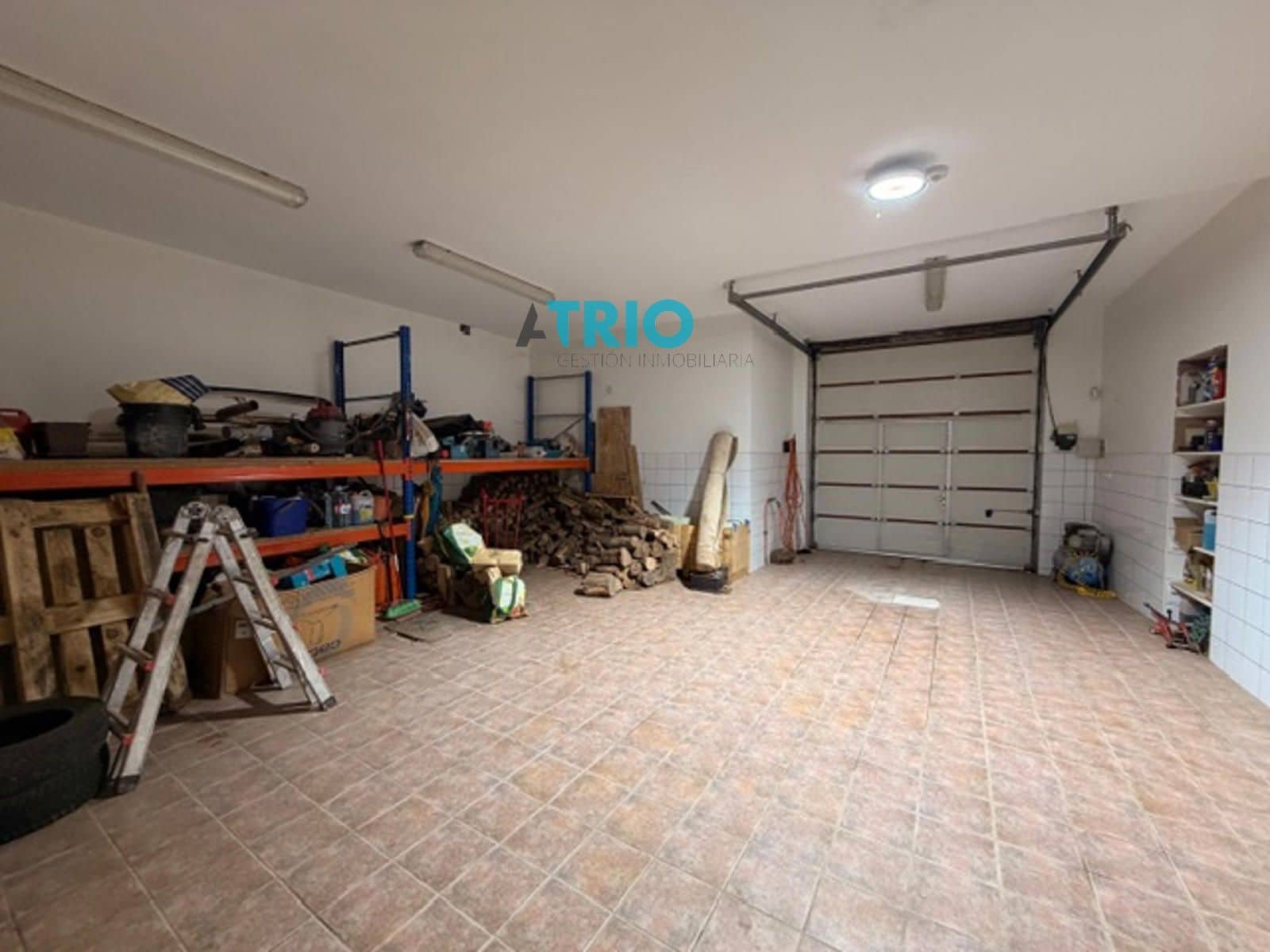 5 bedroom Villa for sale in Cavia with garage - € 320,000 (Ref: 9622764)