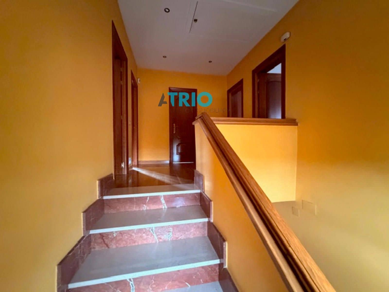 5 bedroom Villa for sale in Cavia with garage - € 320,000 (Ref: 9622764)