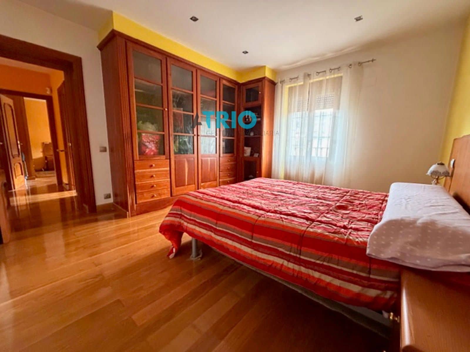 5 bedroom Villa for sale in Cavia with garage - € 320,000 (Ref: 9622764)