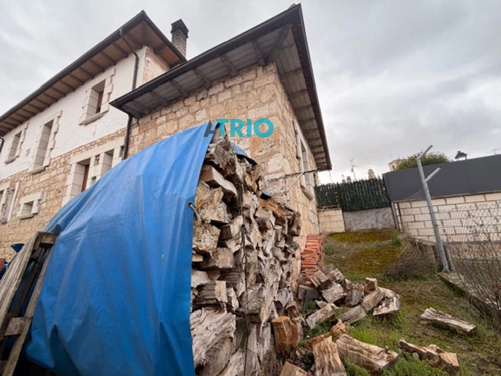 5 bedroom Villa for sale in Cavia with garage - € 320,000 (Ref: 9622764)