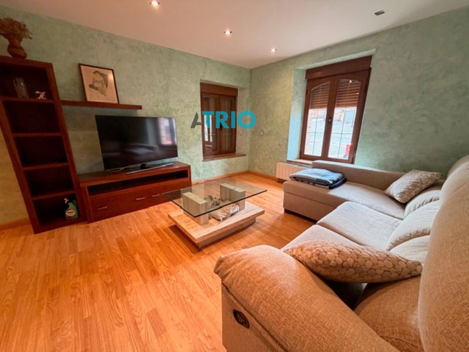 5 bedroom Villa for sale in Cavia with garage - € 320,000 (Ref: 9622764)