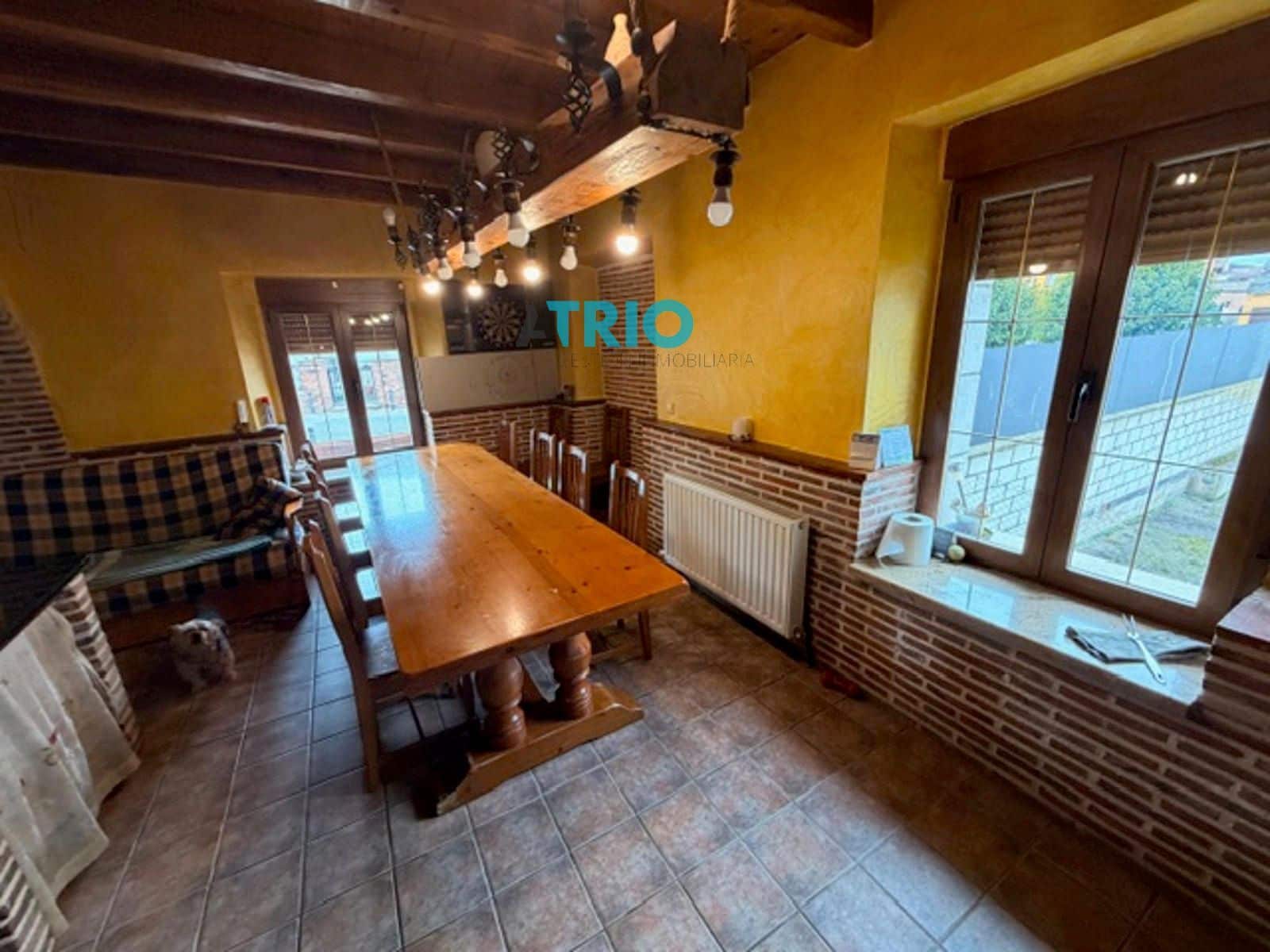 5 bedroom Villa for sale in Cavia with garage - € 320,000 (Ref: 9622764)