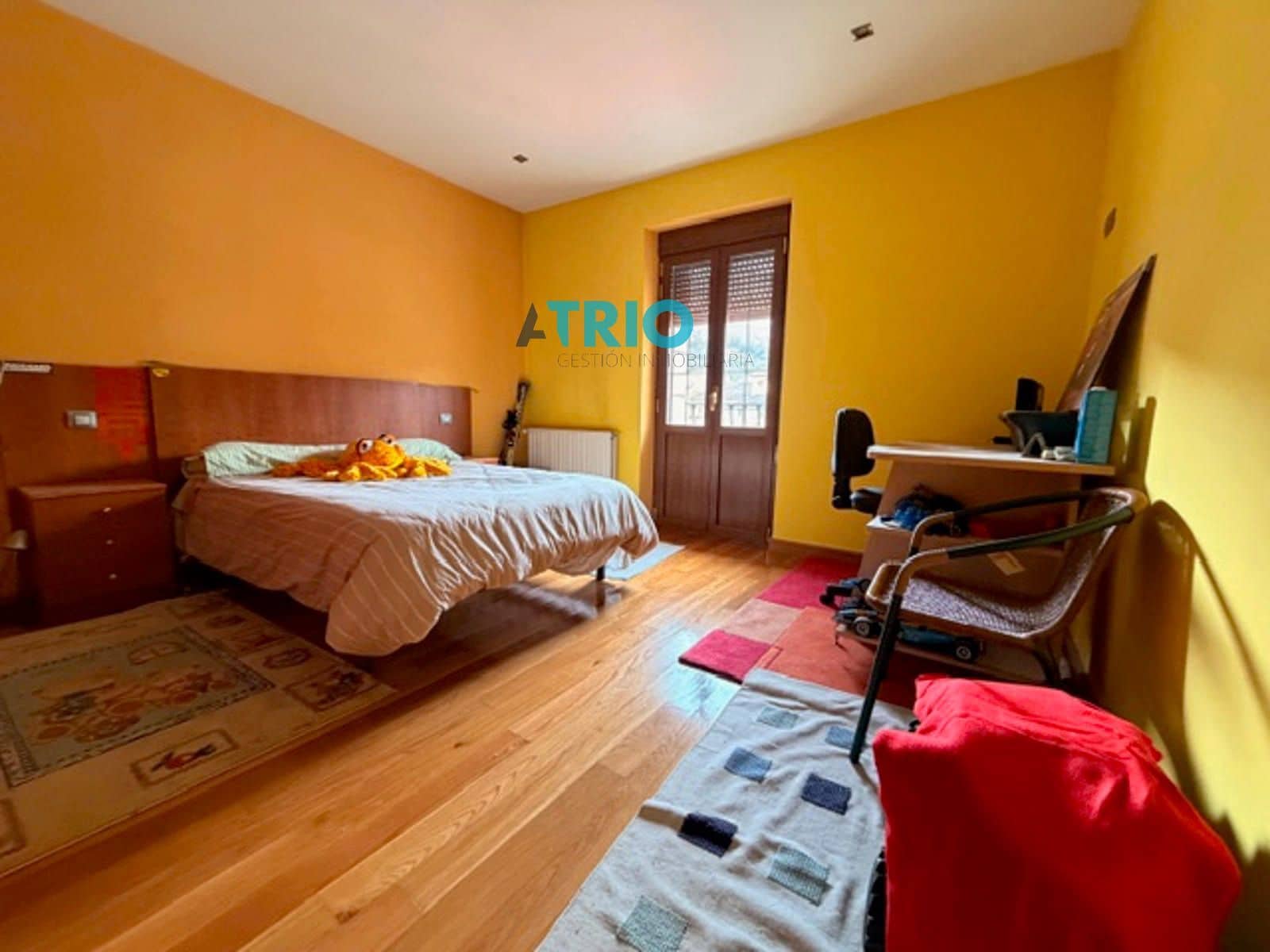 5 bedroom Villa for sale in Cavia with garage - € 320,000 (Ref: 9622764)