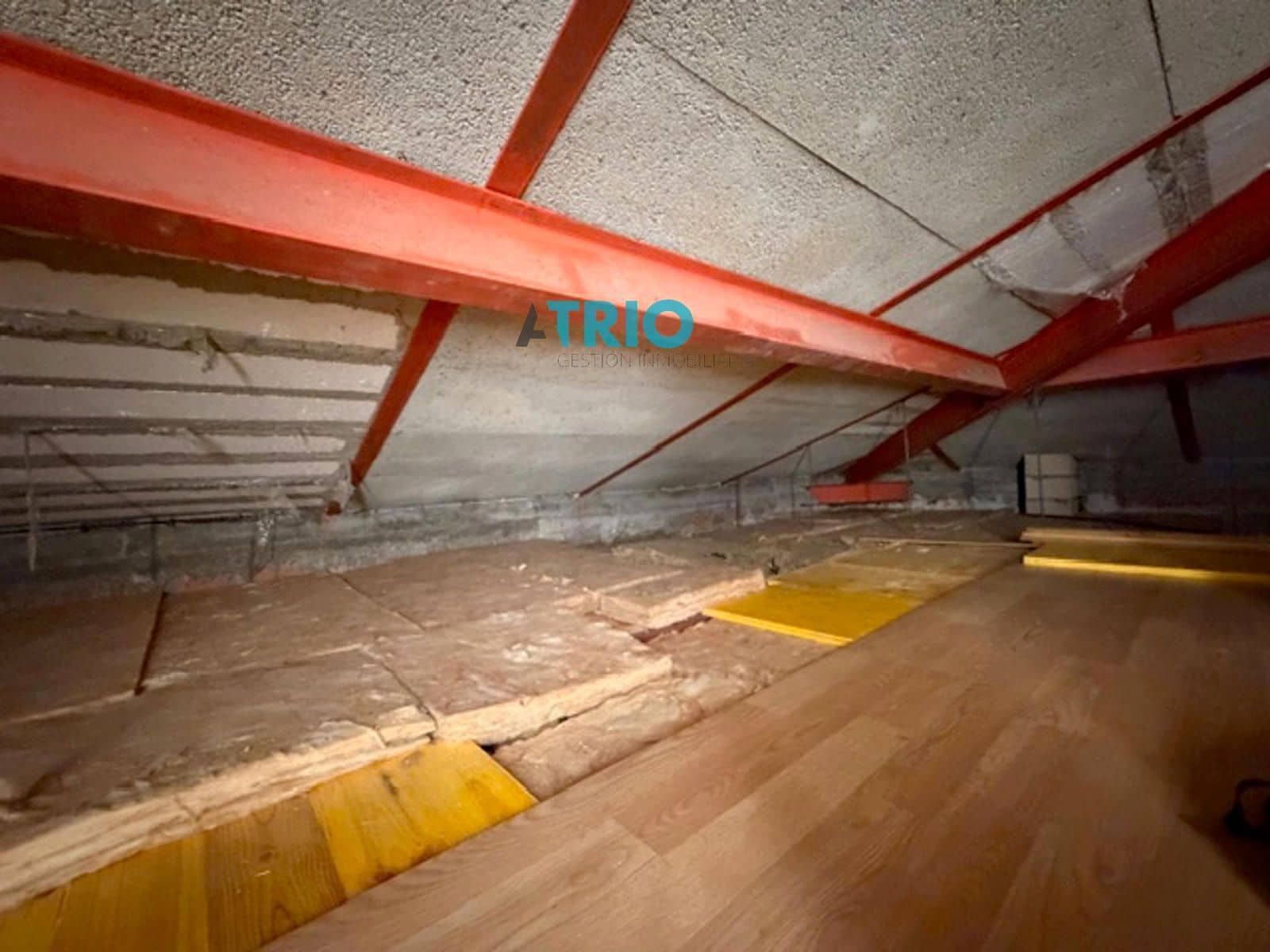 5 bedroom Villa for sale in Cavia with garage - € 320,000 (Ref: 9622764)