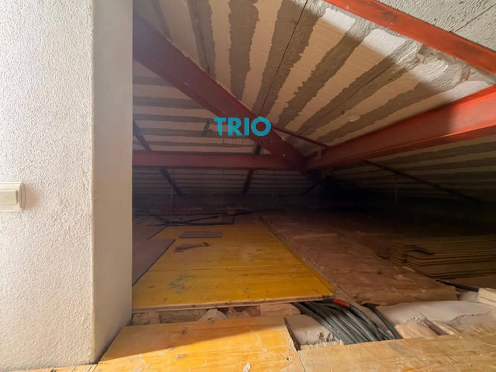 5 bedroom Villa for sale in Cavia with garage - € 320,000 (Ref: 9622764)