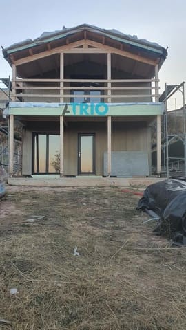 2 bedroom Villa for sale in Arcos with garage - € 210,000 (Ref: 9645867)