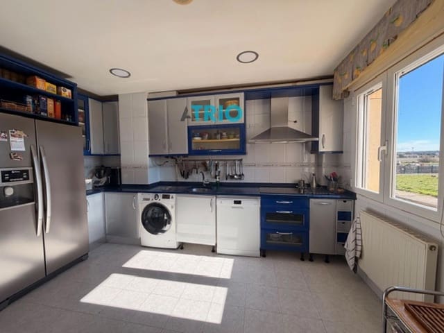 6 quarto Casa em Banda para venda em Burgos cidade - 299 900 € (Ref: 9675154)