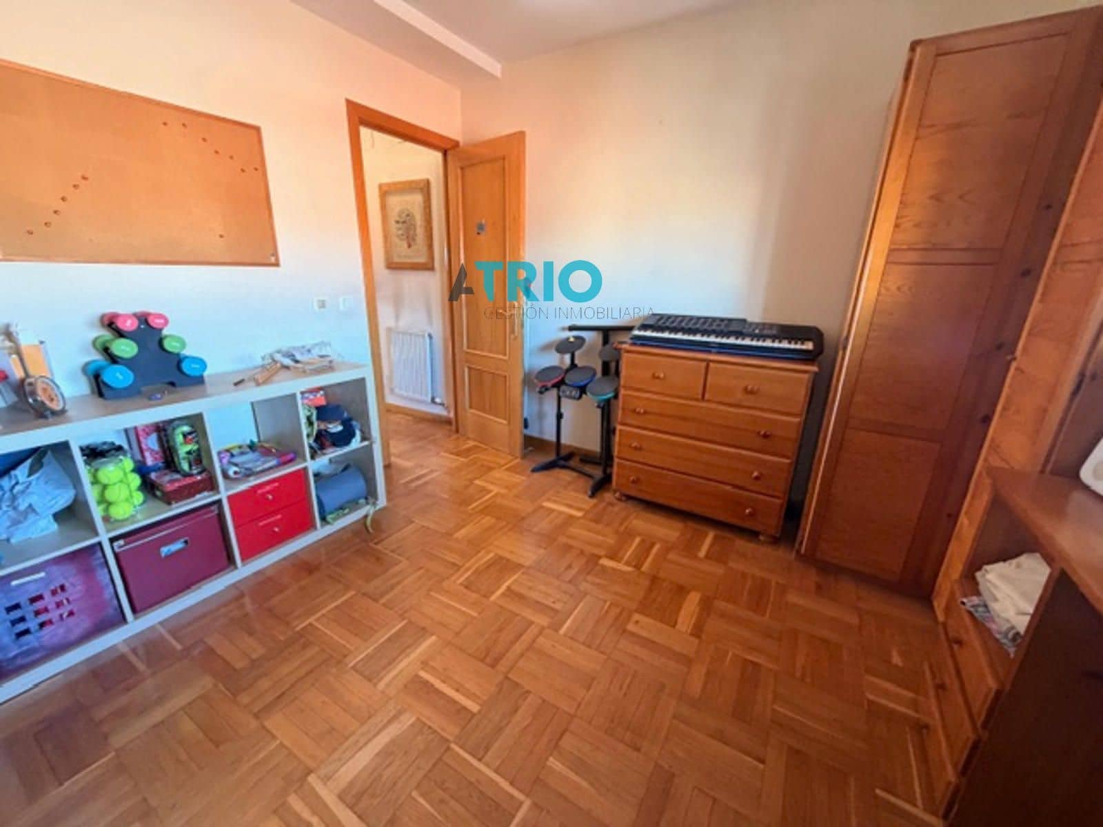 Casa de 6 habitaciones en Burgos ciudad en venta con garaje - 299.900 € (Ref: 9675154)