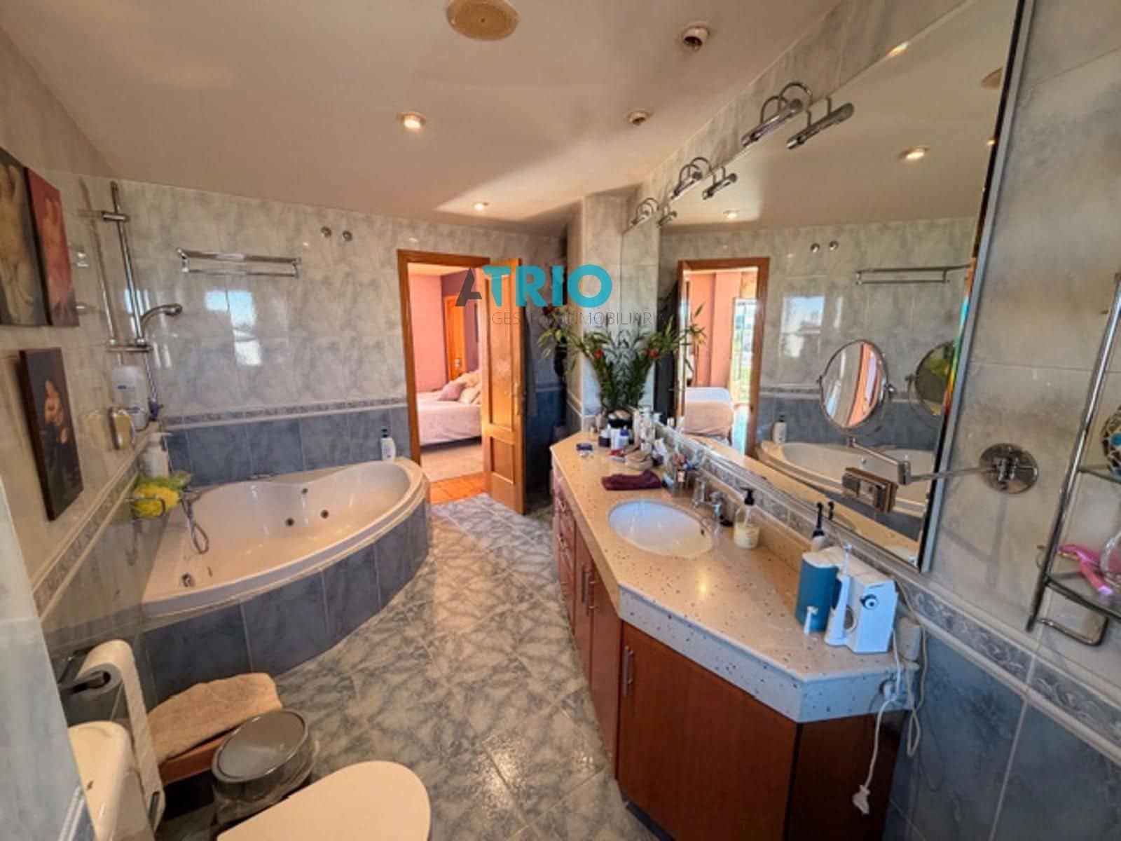 Casa de 6 habitaciones en Burgos ciudad en venta con garaje - 299.900 € (Ref: 9675154)