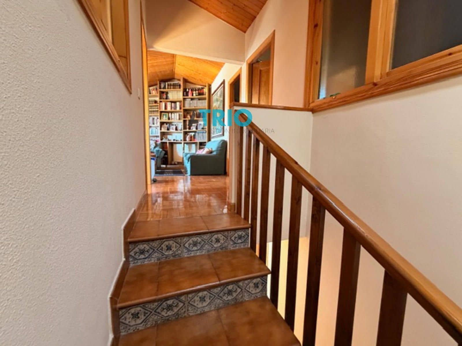 Casa de 6 habitaciones en Burgos ciudad en venta con garaje - 299.900 € (Ref: 9675154)