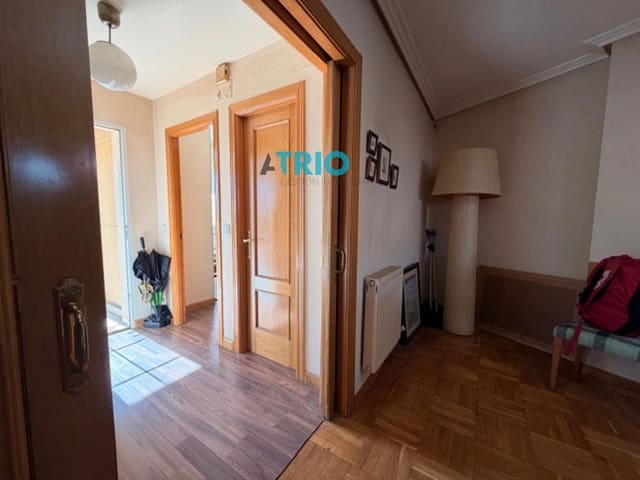 6 quarto Casa em Banda para venda em Burgos cidade - 299 900 € (Ref: 9675154)