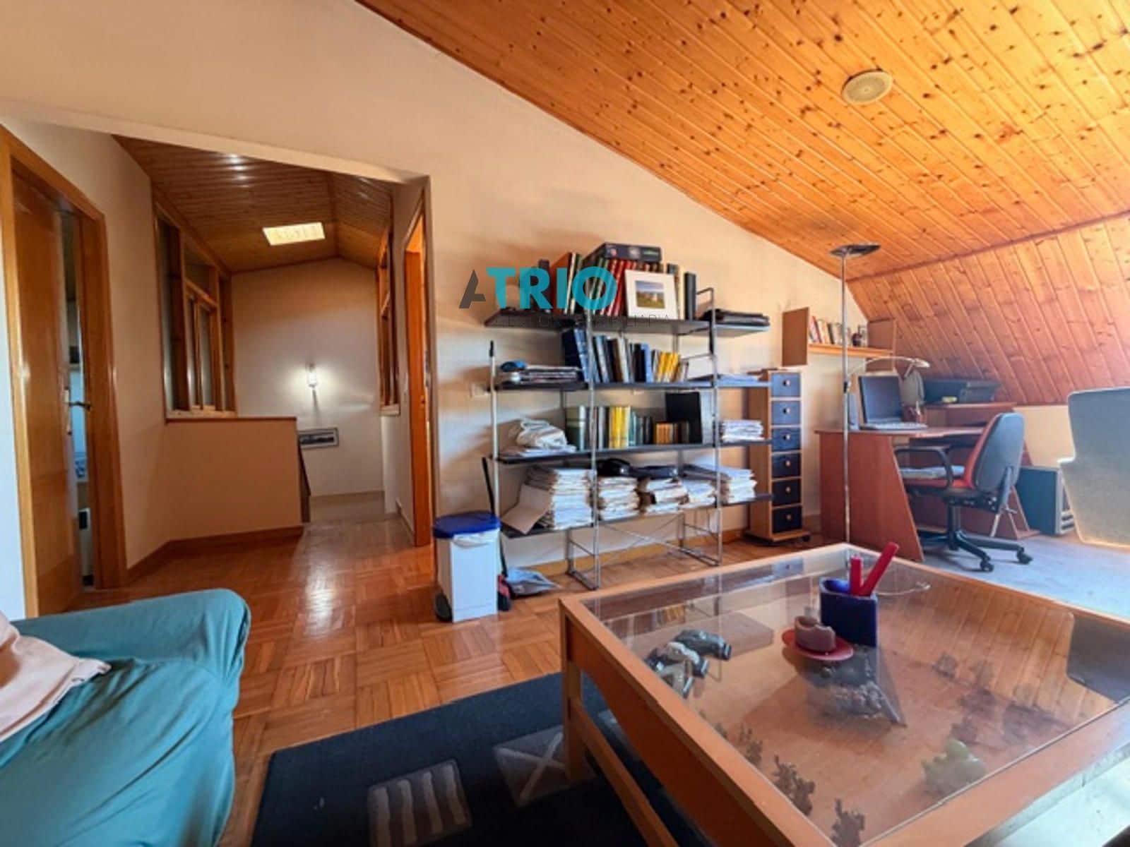 Casa de 6 habitaciones en Burgos ciudad en venta con garaje - 299.900 € (Ref: 9675154)