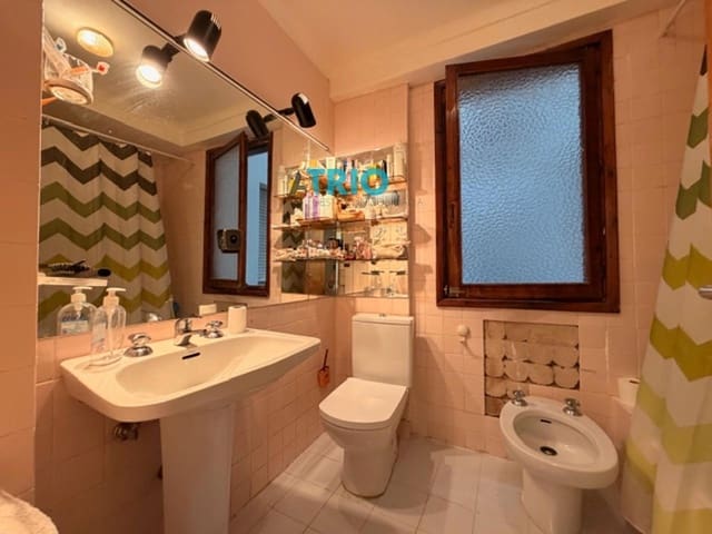 4 bedroom Flat for sale in Burgos city - € 319,000 (Ref: 9684391)