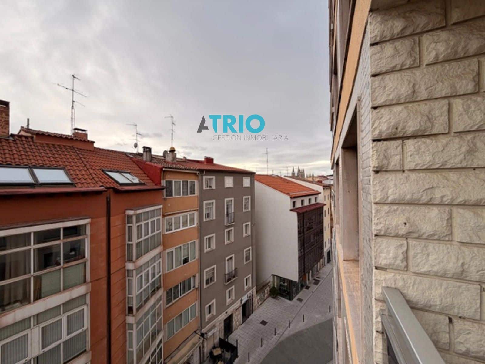 4 bedroom Flat for sale in Burgos city - € 319,000 (Ref: 9684391)