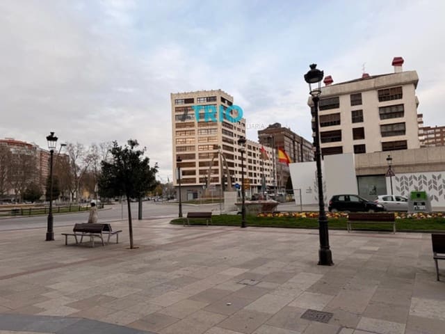 4 bedroom Flat for sale in Burgos city - € 319,000 (Ref: 9684391)