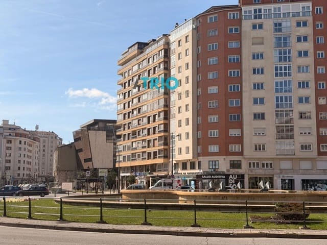 4 bedroom Flat for sale in Burgos city - € 319,000 (Ref: 9684391)