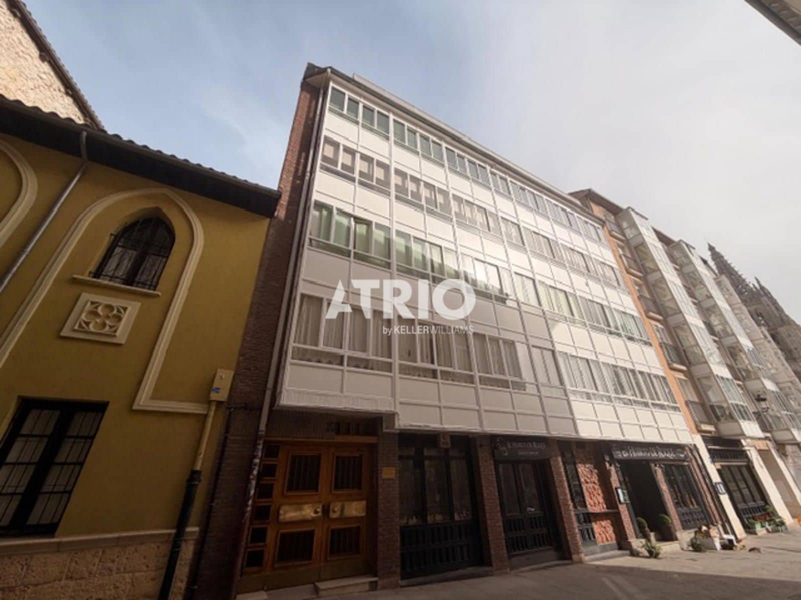 4 soverom Penthouse til leie i Burgos by - € 1 000 (Ref: 9756778)