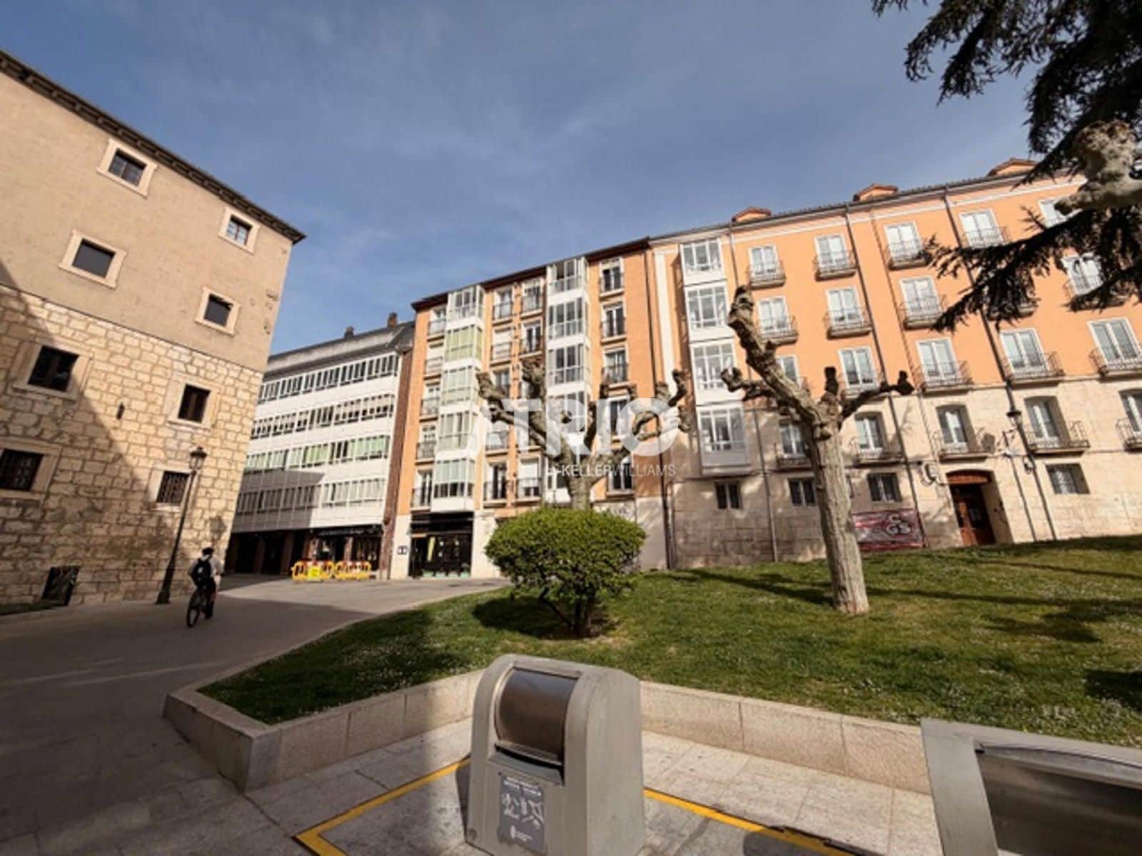 4 soverom Penthouse til leie i Burgos by - € 1 000 (Ref: 9756778)