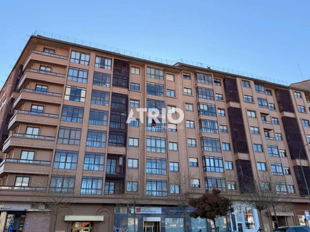 1 Zimmer Wohnung zu vermieten in Burgos Stadt mit Garage - 750 € (Ref: 9773563)