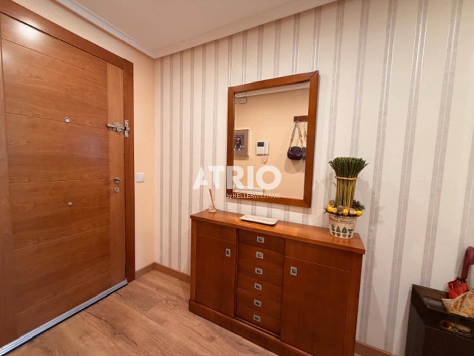 1 bedroom Flat for rent in Burgos city with garage - € 750 (Ref: 9773563)