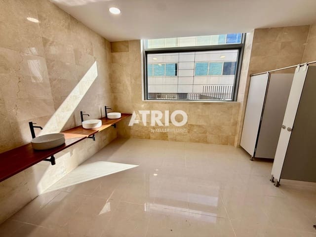 Commercial for rent in Palma de Mallorca with garage - € 20,000 (Ref: 9807289)