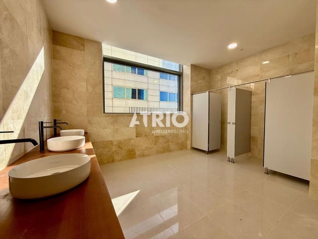 Commercial for rent in Palma de Mallorca with garage - € 20,000 (Ref: 9807289)