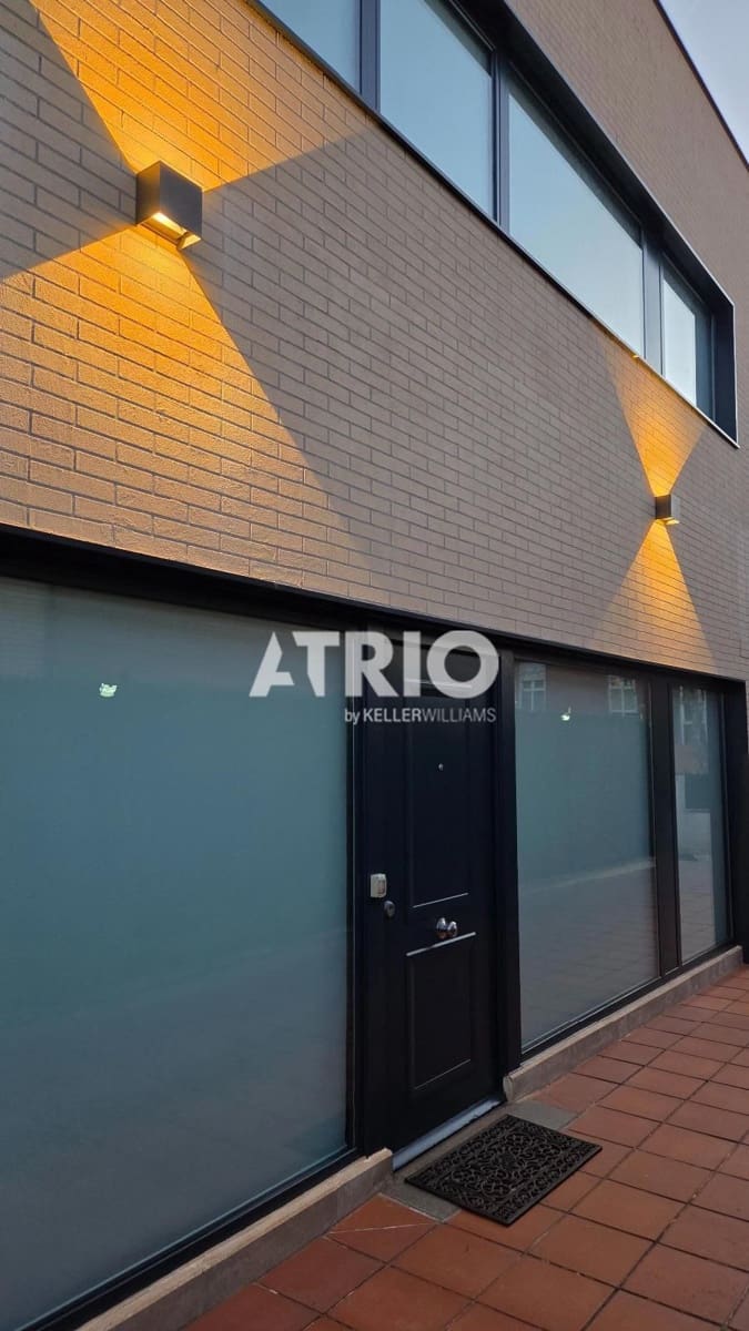 4 bedroom Townhouse for sale in Burgos city with garage - € 639,000 (Ref: 9816209)