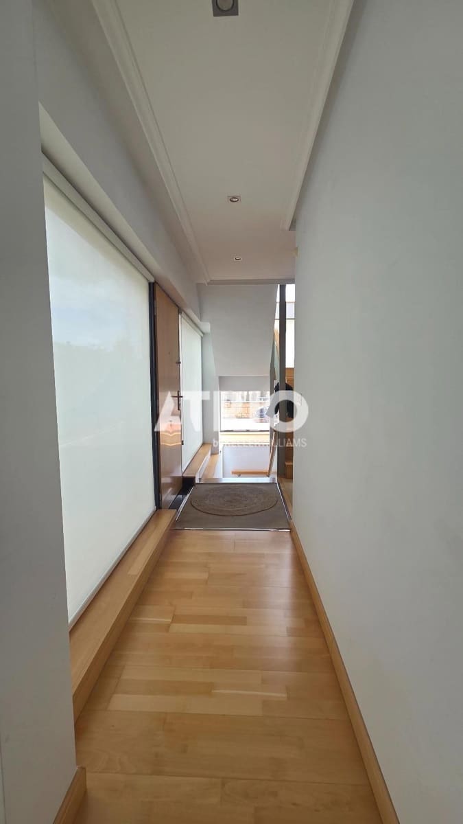 4 bedroom Townhouse for sale in Burgos city with garage - € 639,000 (Ref: 9816209)