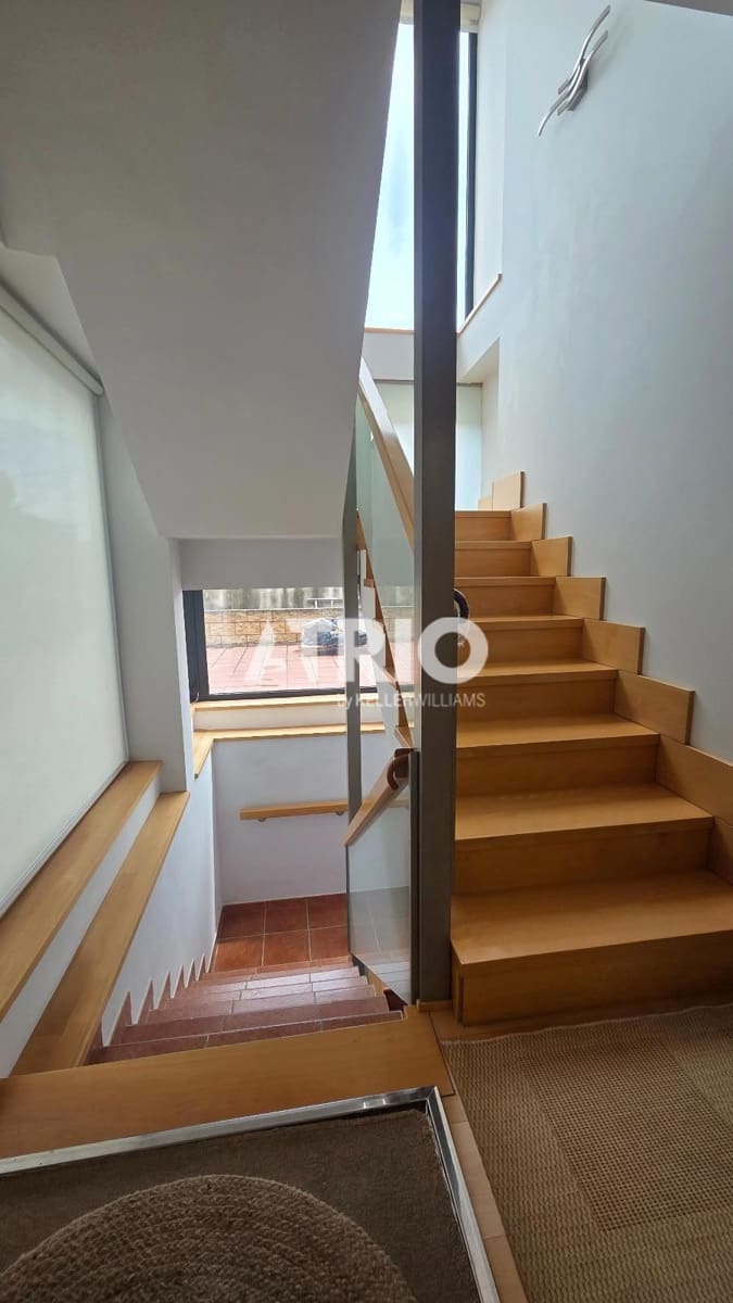4 bedroom Townhouse for sale in Burgos city with garage - € 639,000 (Ref: 9816209)