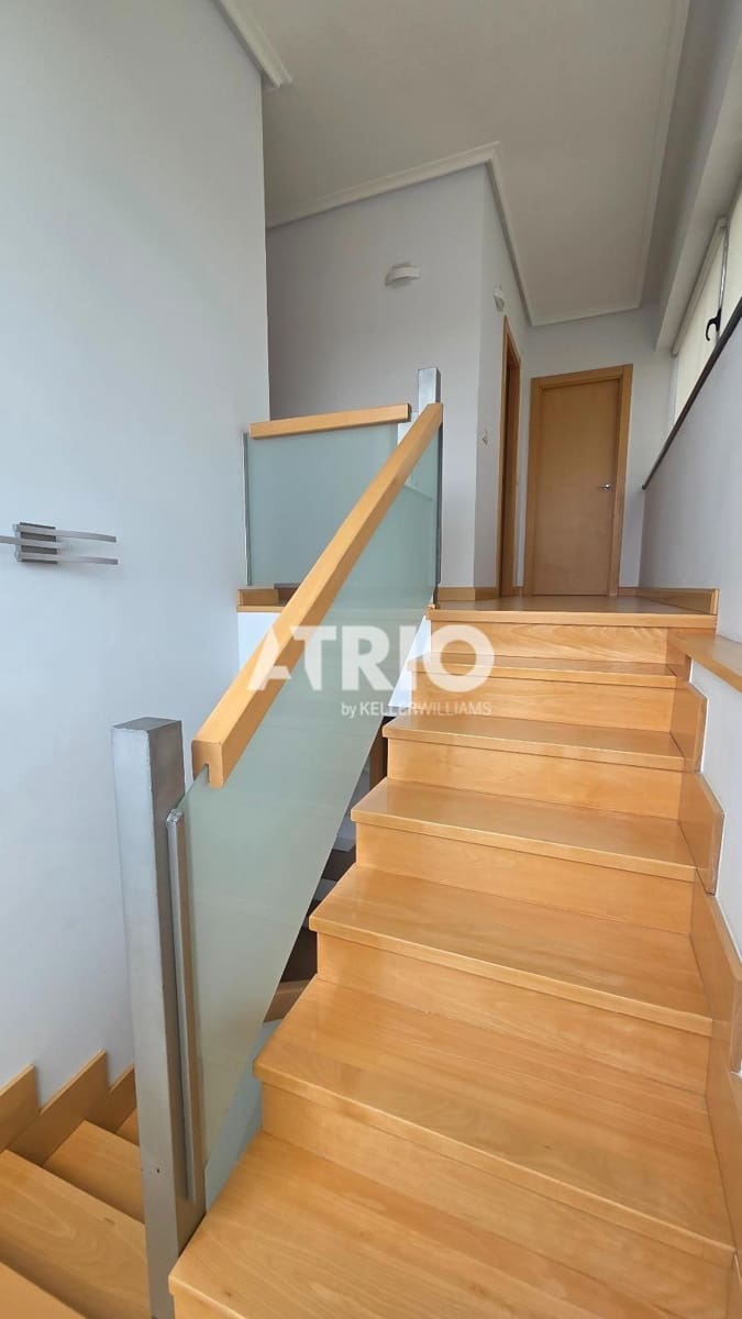 4 bedroom Townhouse for sale in Burgos city with garage - € 639,000 (Ref: 9816209)