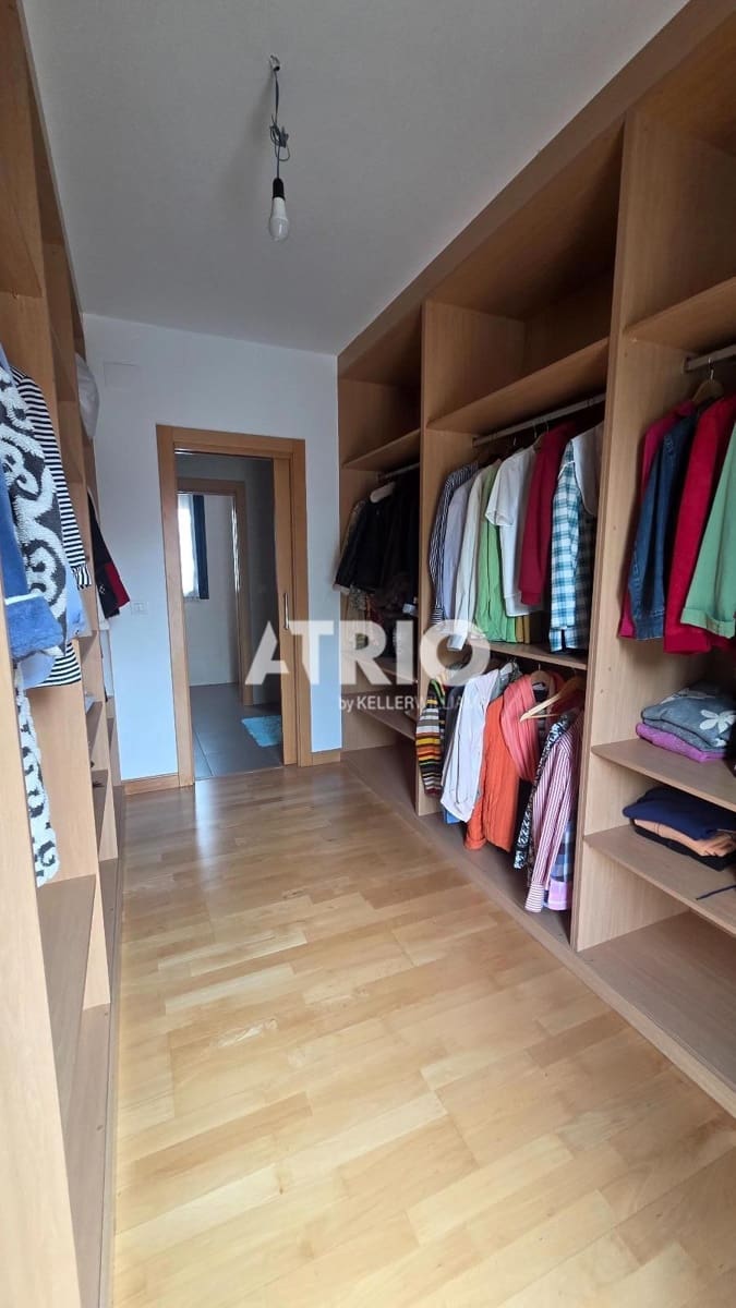 4 bedroom Townhouse for sale in Burgos city with garage - € 639,000 (Ref: 9816209)