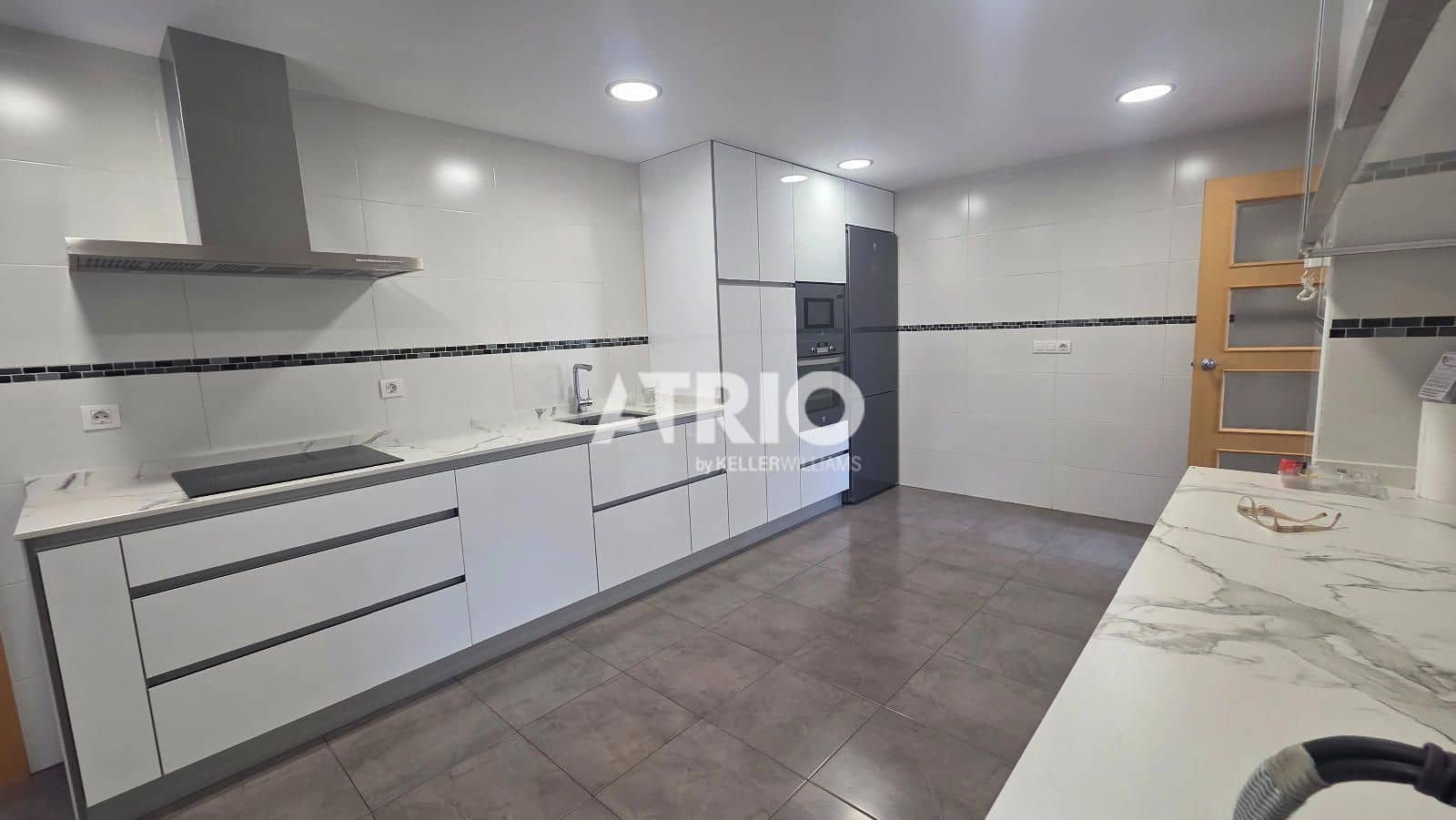 4 bedroom Townhouse for sale in Burgos city with garage - € 639,000 (Ref: 9816209)